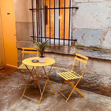 Studio Renove Avec Patio, Coeur Du Centre Ville Besancon Bagian luar foto