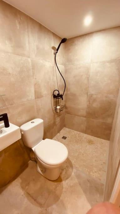 Studio Renove Avec Patio, Coeur Du Centre Ville Besancon Bagian luar foto