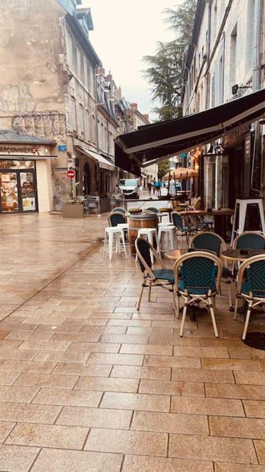 Studio Renove Avec Patio, Coeur Du Centre Ville Besancon Bagian luar foto